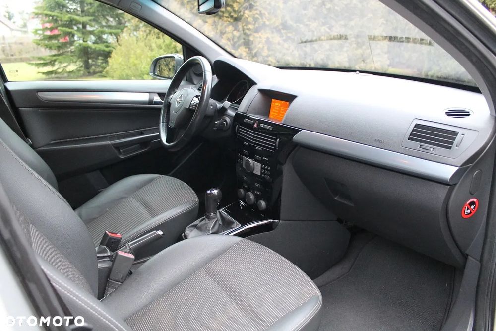 Opel Astra 1.7 CDTI DPF Innovation 110 Jahre - 21