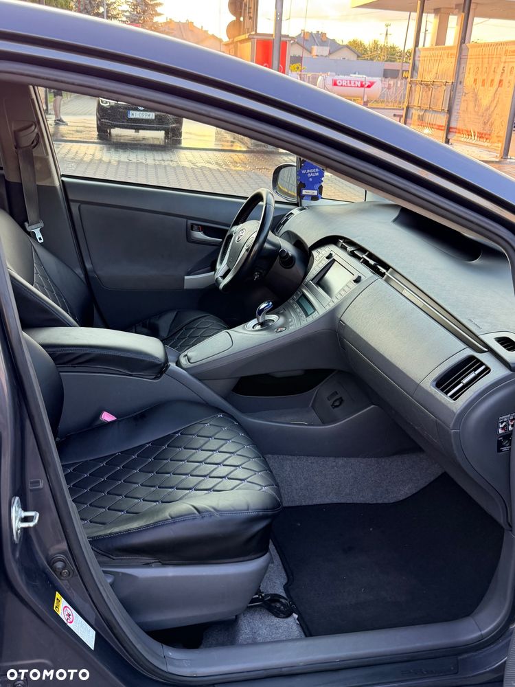 Toyota Prius - 8