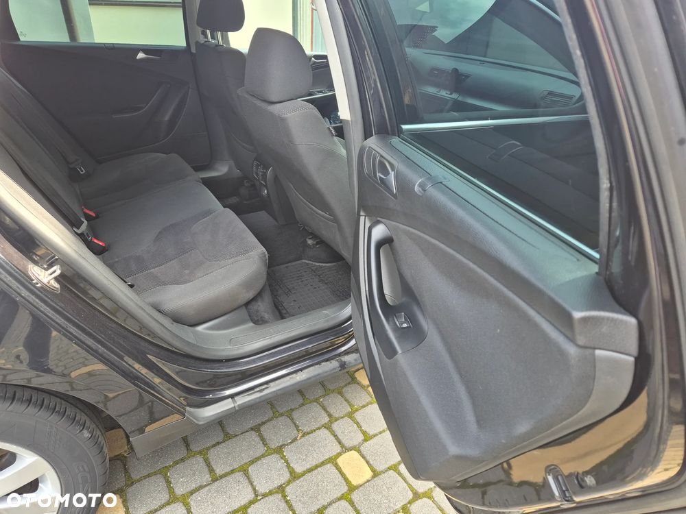 Volkswagen Passat Variant 2.0 TDI SCR (BlueMotion Technology) Comfortline - 13