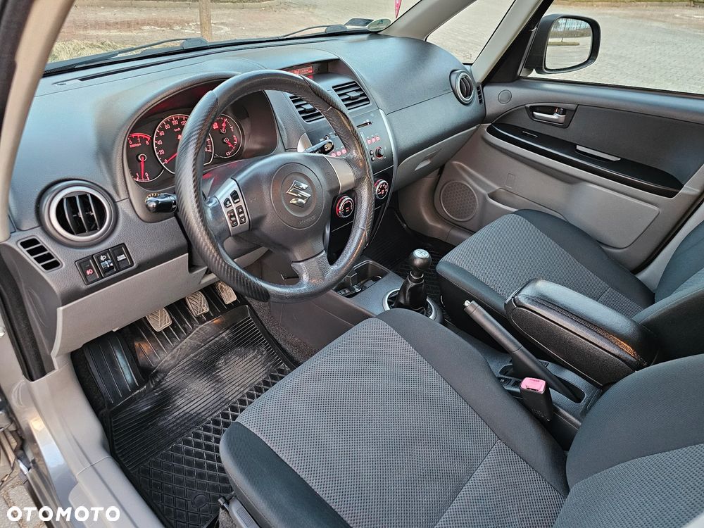 Suzuki SX4 1.6 Premium Outdoor - 22