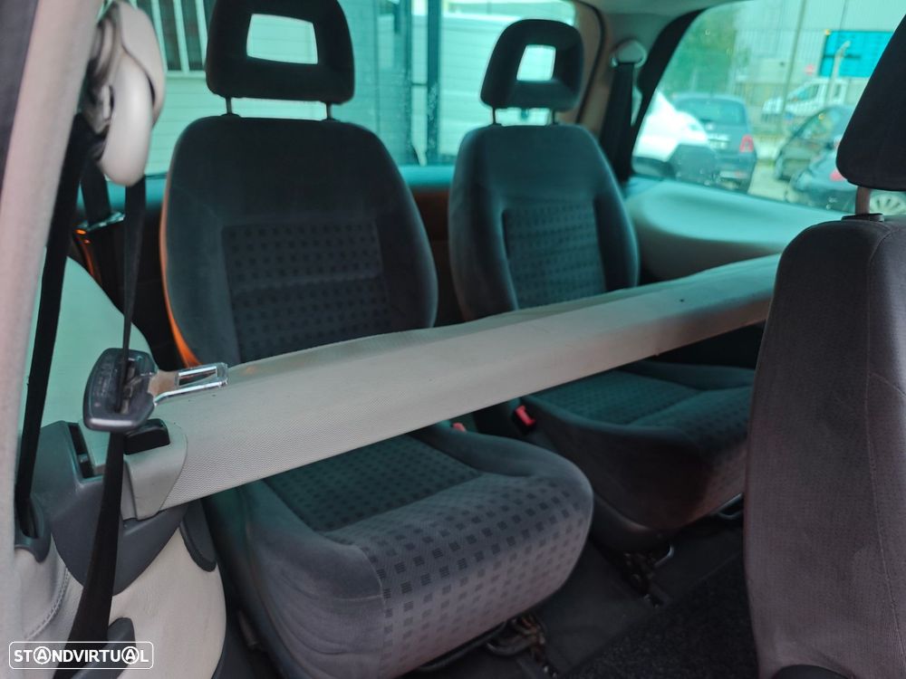 SEAT Alhambra 1.9 TDi Reference - 11