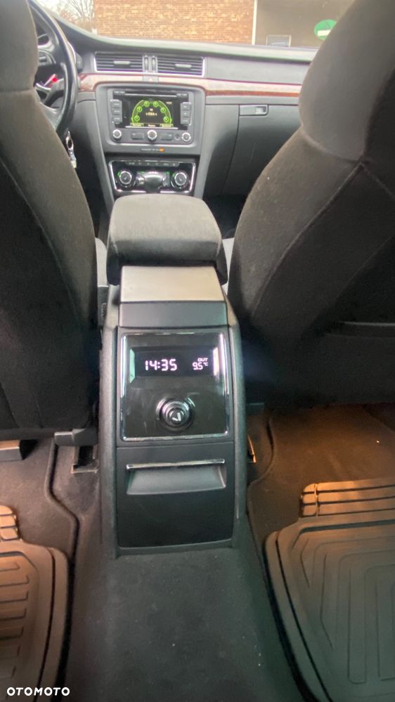 Skoda Superb 2.0 TDI DSG FAMILY - 16