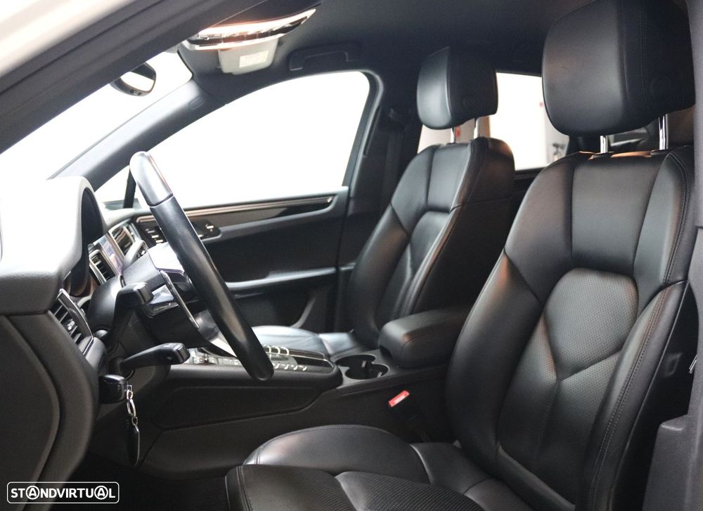 Porsche Macan S - 17