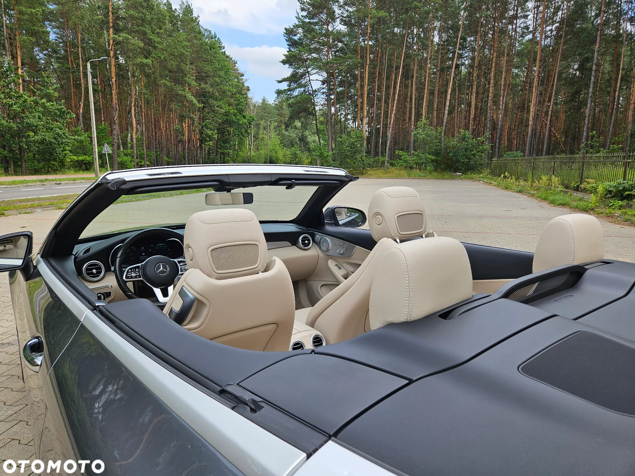 Mercedes-Benz Klasa C 300 Cabrio 4Matic 9G-TRONIC - 14