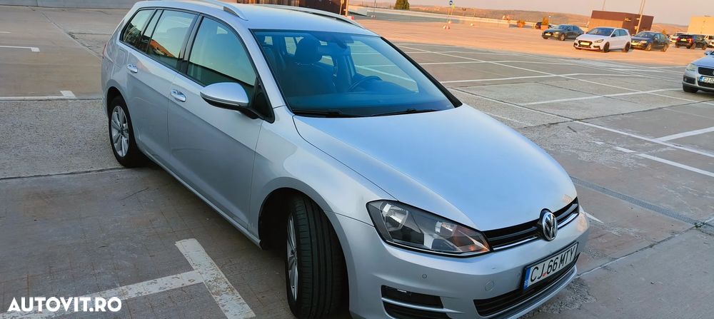 Volkswagen Golf - 6