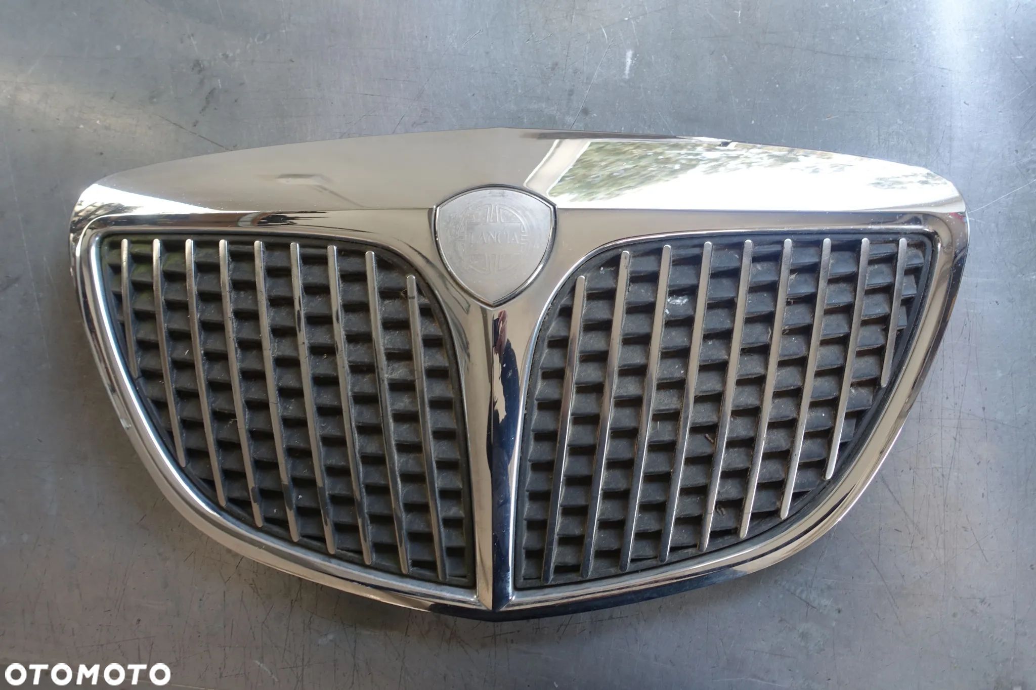 ATRAPA GRILL LANCIA MUSA YPSILON II - 1