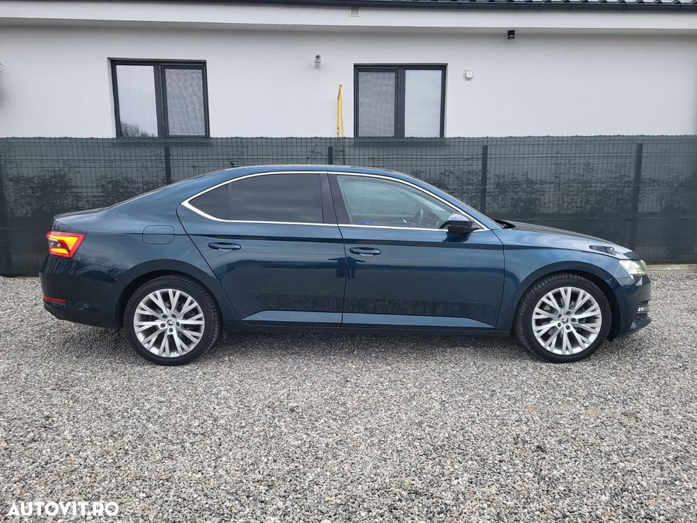 Skoda Superb 2.0 TDI 4X4 DSG Style - 6