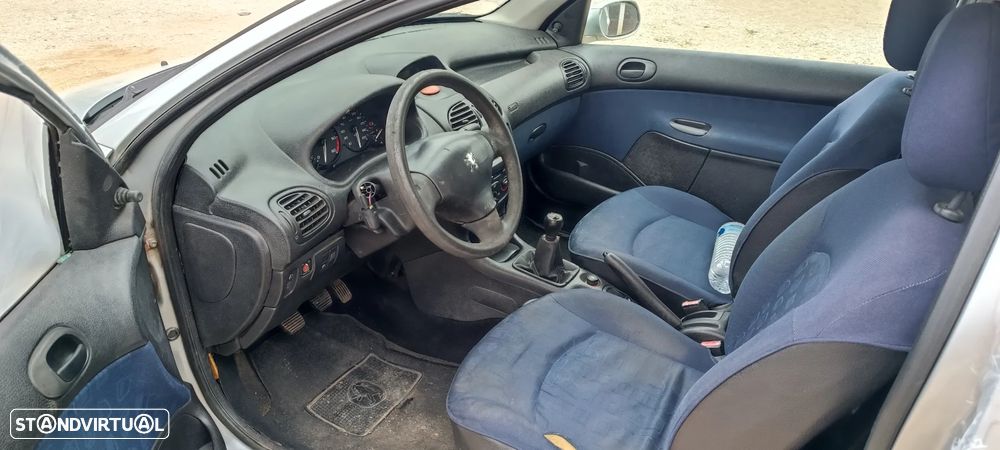 Peugeot 206 - 10