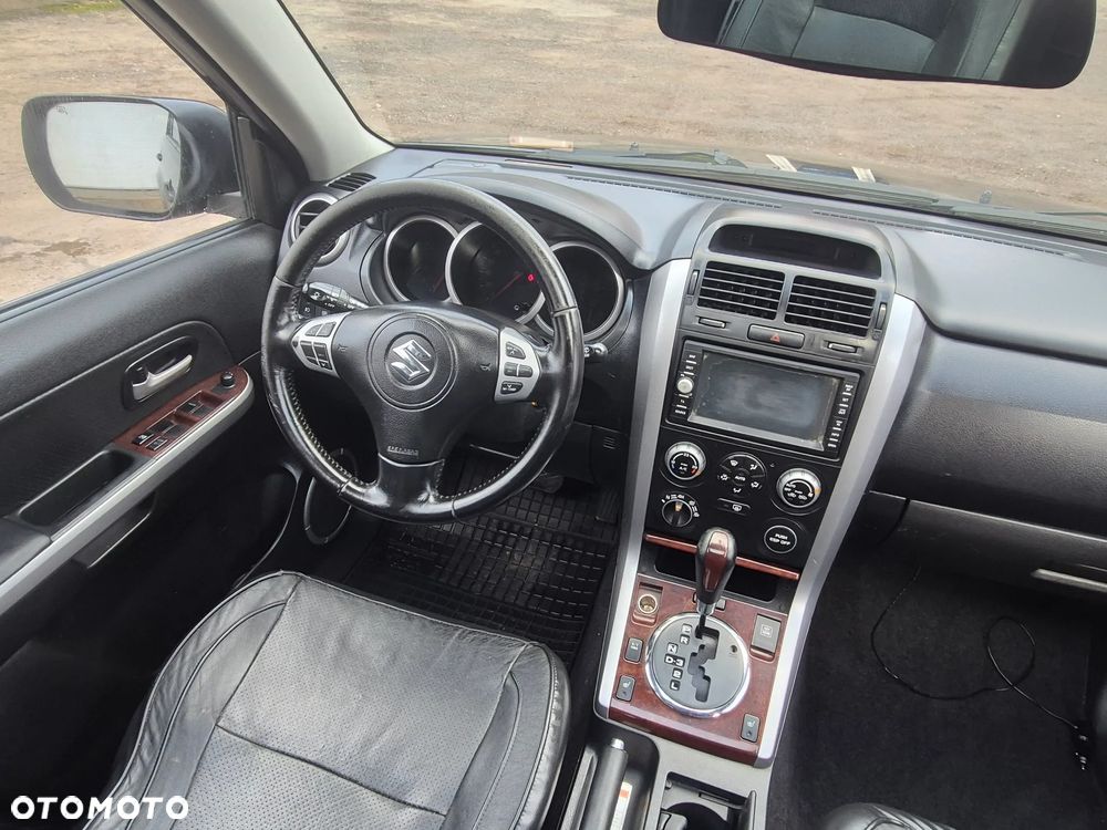 Suzuki Grand Vitara 2.0 Automatik Comfort - 24