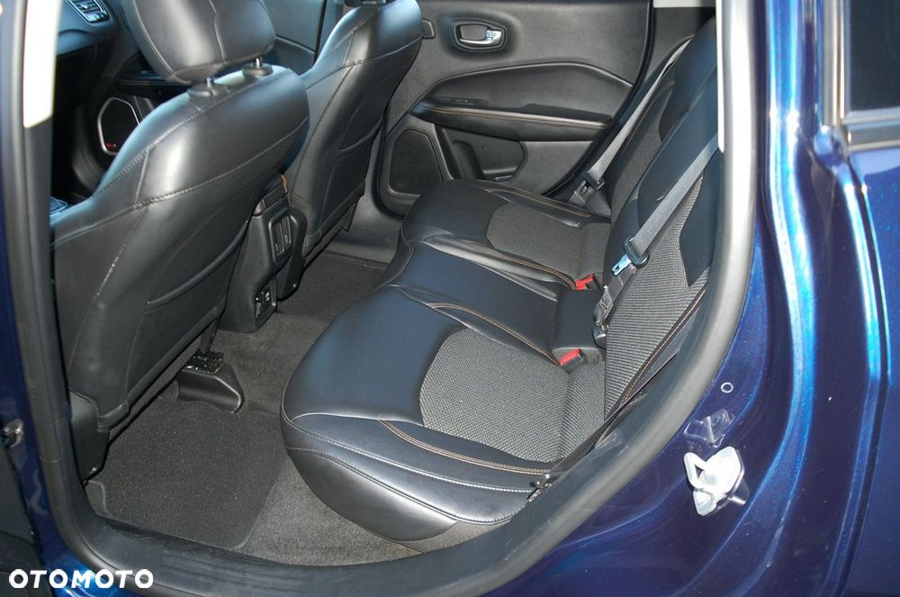 Jeep Compass - 26