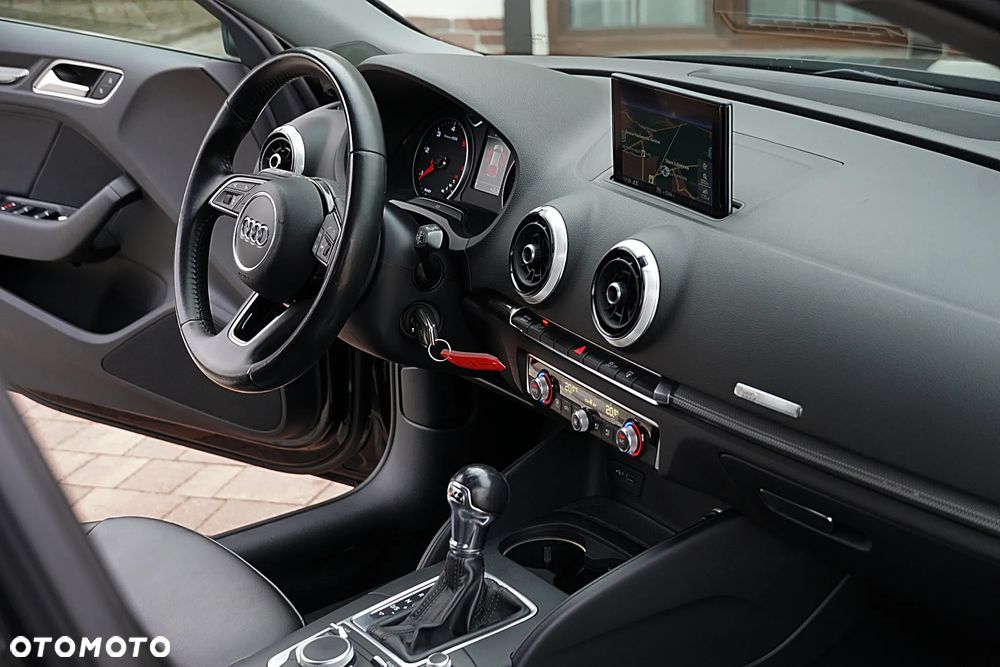 Audi A3 Sportback 2.0 TDI (clean diesel) S tronic S line Sportpaket - 23