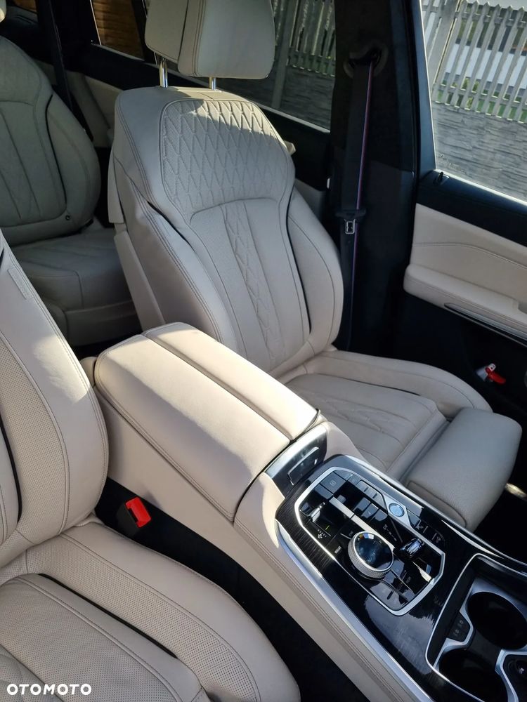 BMW X7 - 18