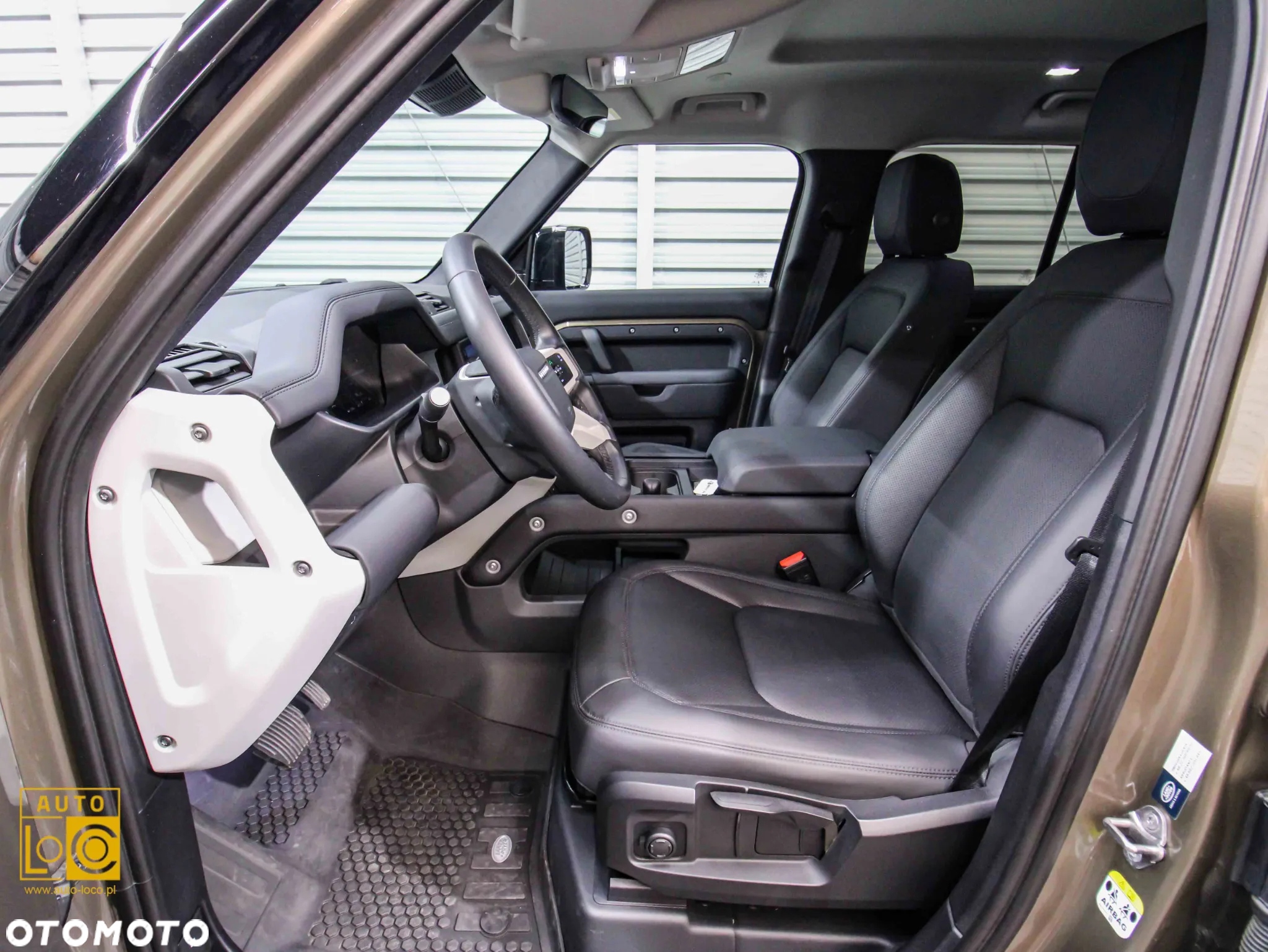 Land Rover Defender 110 2.0 P300 X-Dynamic HSE - 12