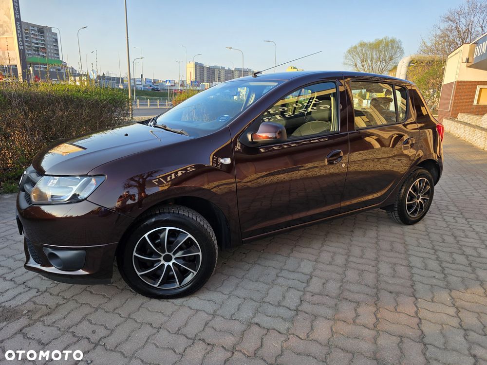 Dacia Sandero 1.2 16V 75 Celebration - 2