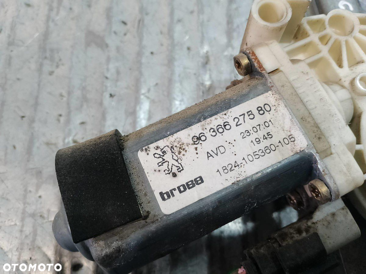 PODNOŚNIK SZYBY PRAWY PRZÓD PEUGEOT 206 CC  9636627580 - 8