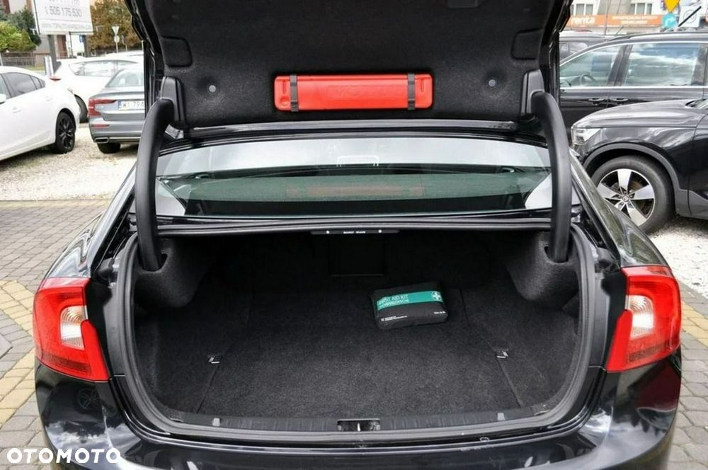Volvo S60 T3 Kinetic - 34