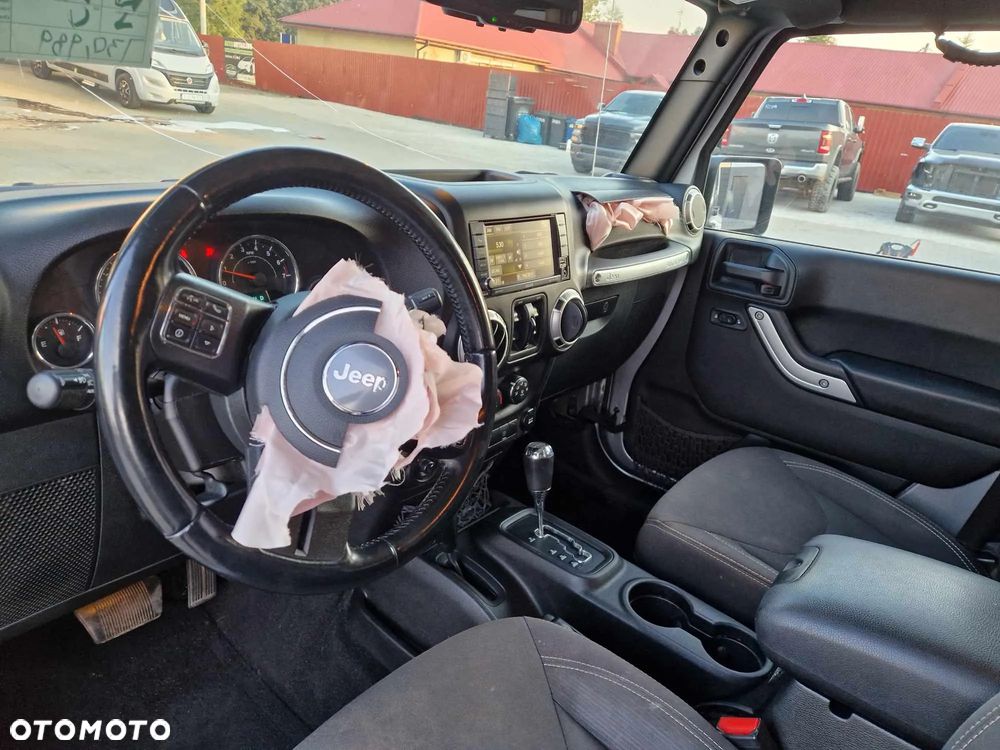 Jeep Wrangler Unlimited Hard-Top 3.6 Automatik Sahara - 7