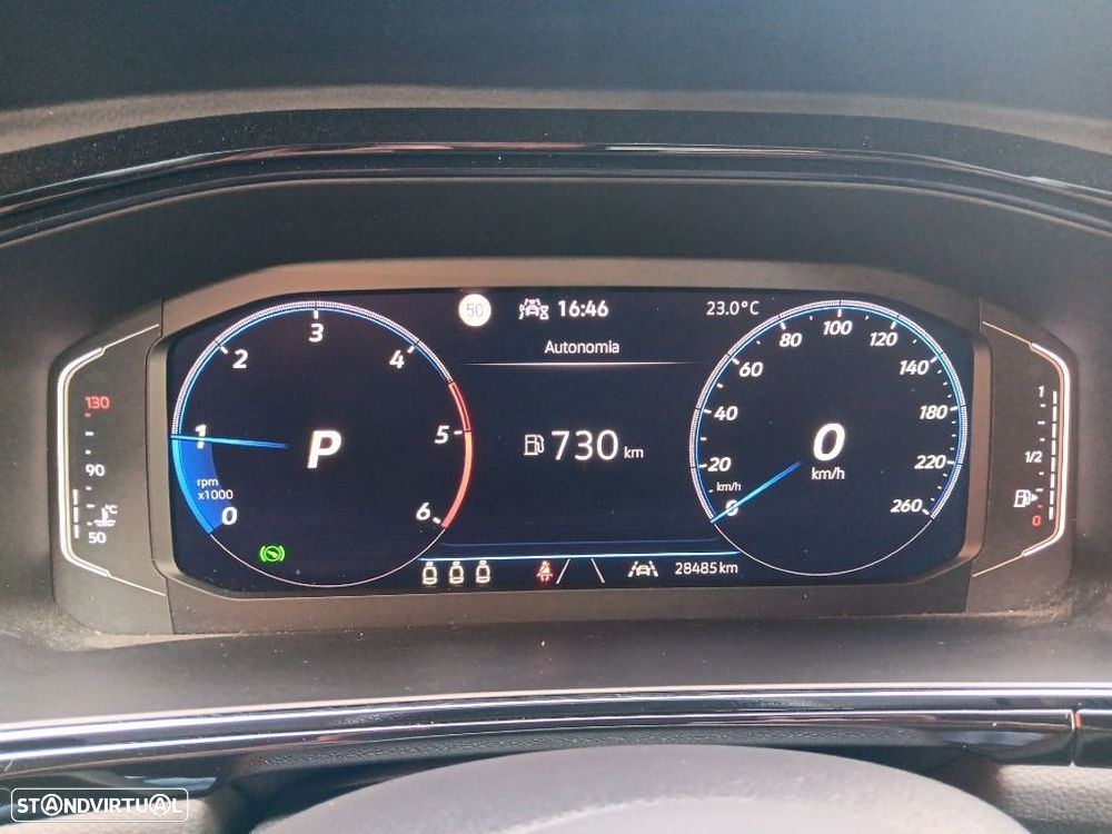 VW T-Roc 2.0 TDI R-Line DSG - 19