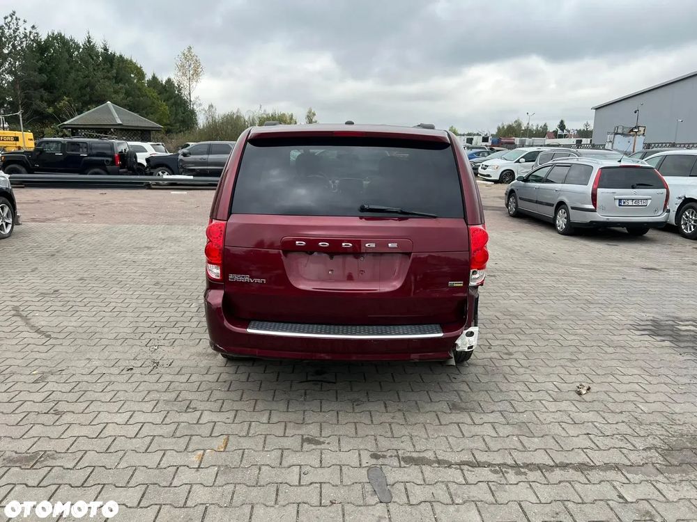 Dodge Grand Caravan - 8