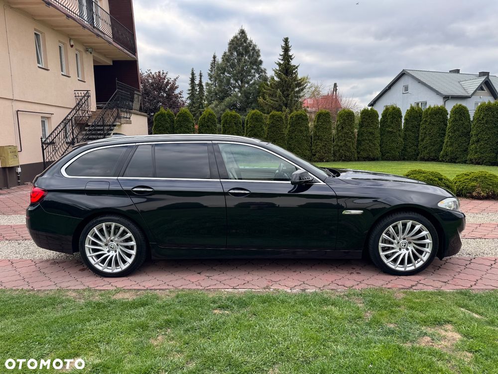 BMW Seria 5 525d Sport-Aut Luxury Line - 12