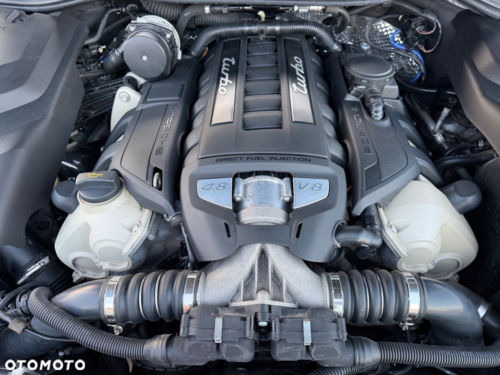 Porsche Cayenne - 35