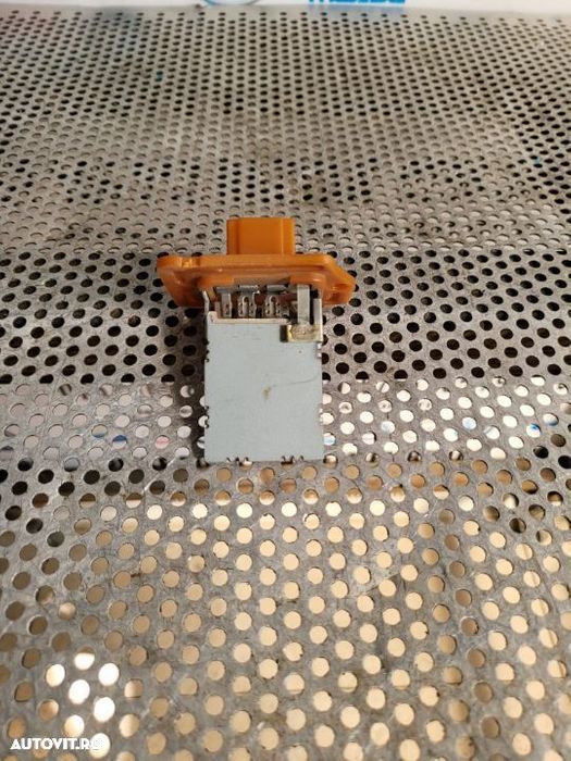 Rezistenta Trepte Ventilator Habitaclu Aeroterma Bord Kia Ceed An 2012-2016 Dezmembrez Kia Ceed G4FD - 1