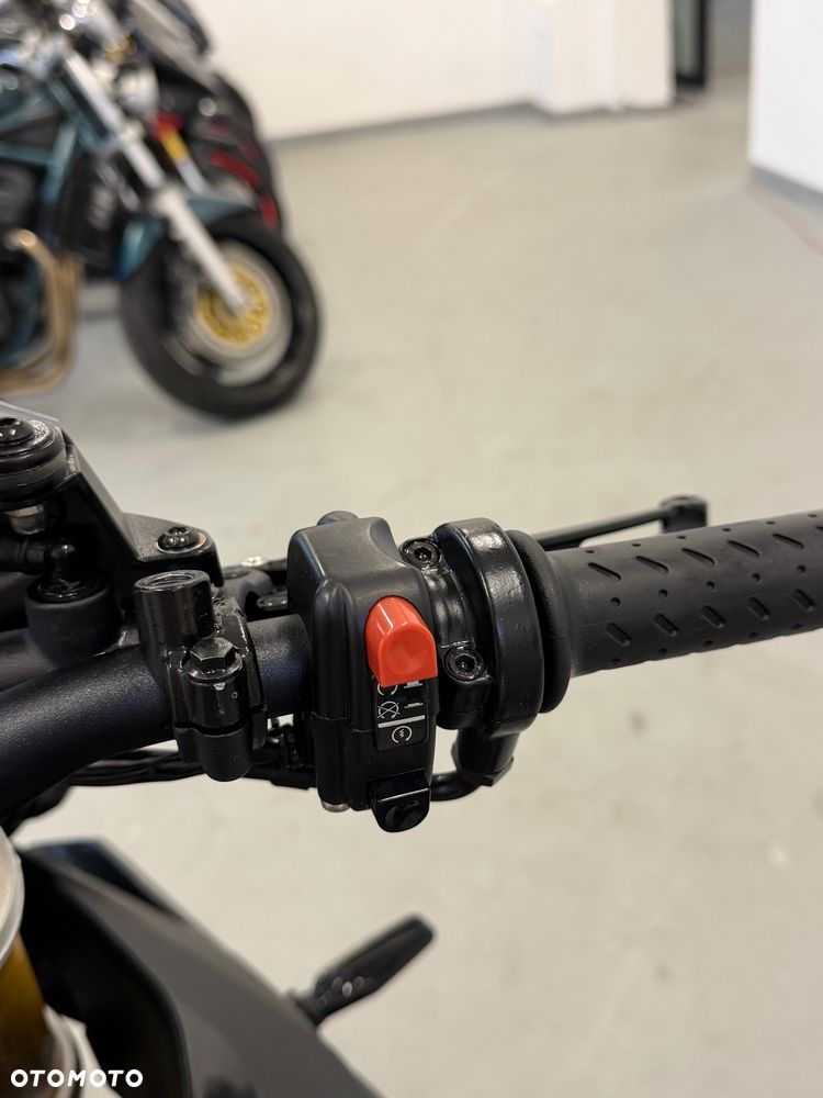 Aprilia Tuono - 22