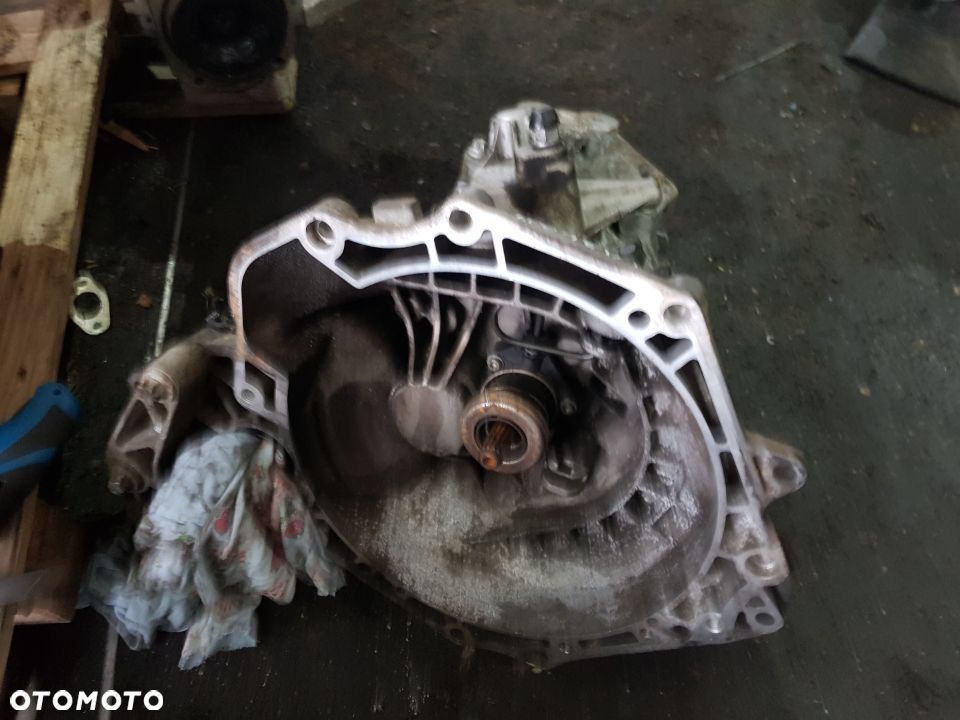 skrzynia corsa c 1.2 16 v f13c394 - 2