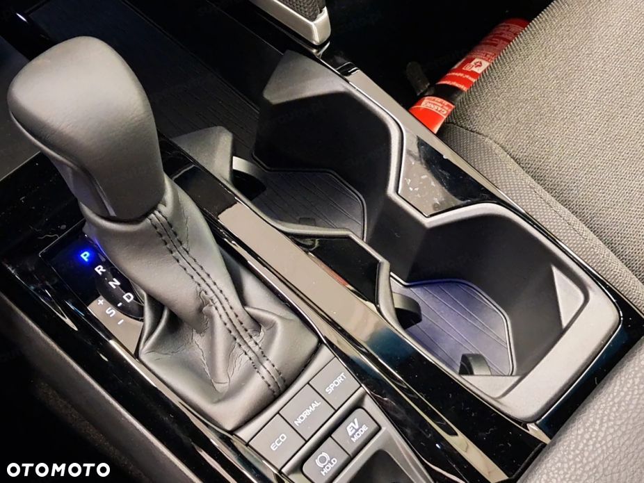 Toyota Camry - 12