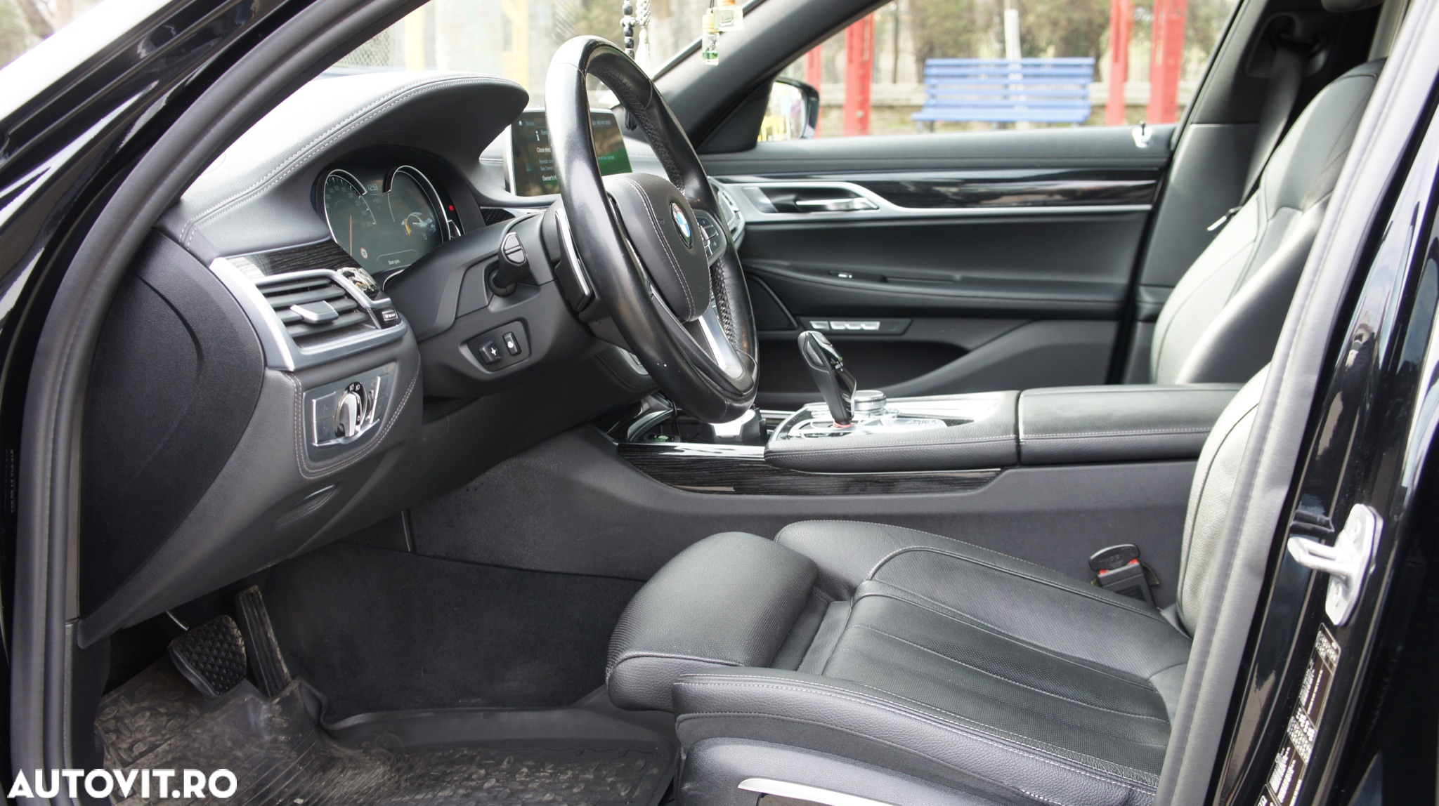 BMW Seria 7 740Ld xDrive - 13