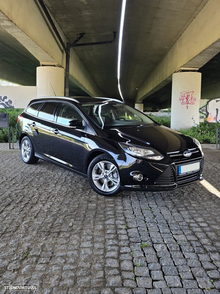 Ford Focus 1.0 EcoBoost S&S Champions Edition - 4