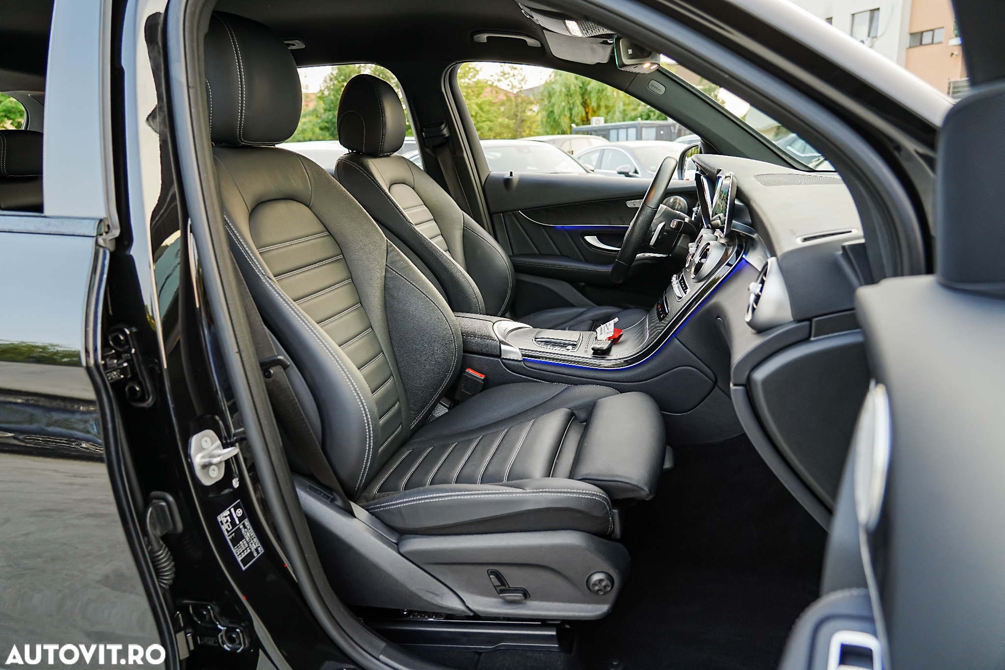 Mercedes-Benz GLC 200 4Matic 9G-TRONIC AMG Line - 12