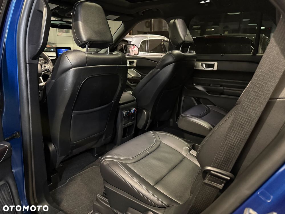 Ford Explorer - 22