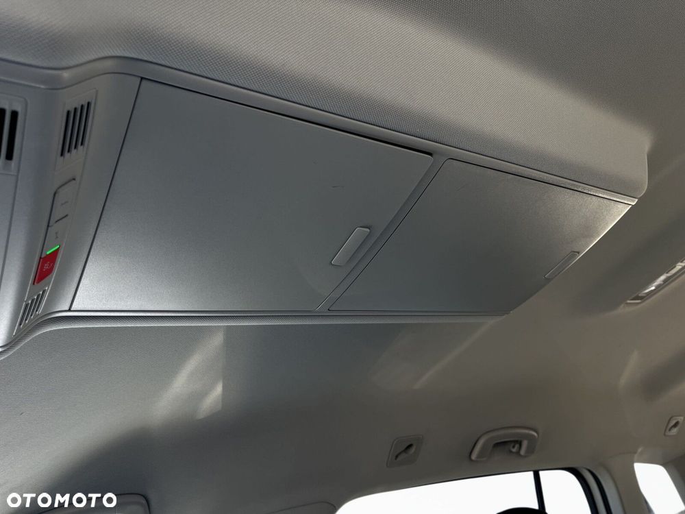 Volkswagen Touran 1.5 TSI EVO Comfortline - 26