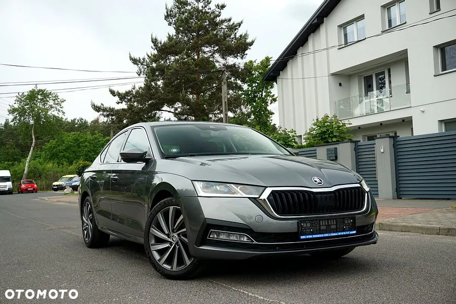 Skoda Octavia 1.5 TSI e-TEC DSG Selection Plus - 2