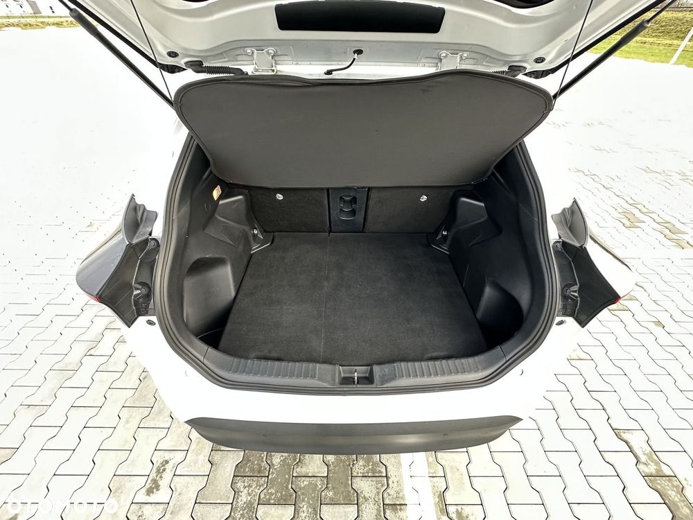 Toyota Yaris Cross Hybrid 1.5 Style - 17