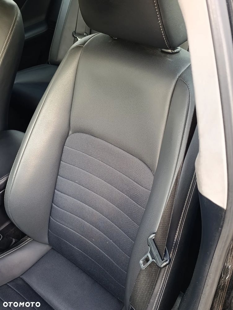 Lexus IS 300h Business Edition - 19