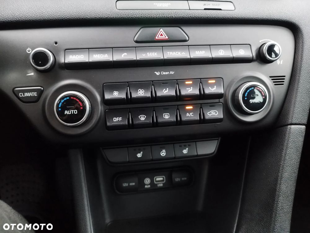 Kia Sportage 2,0 CRDI AWD Dream-Team Edition - 16
