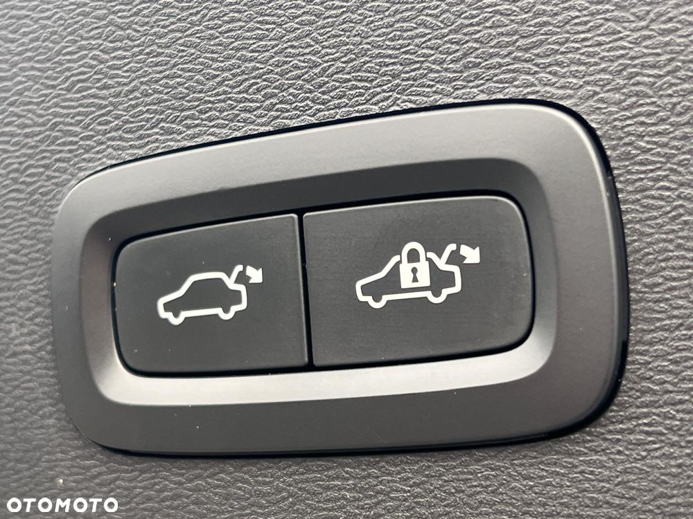 Volvo XC 40 T5 AWD R-Design - 26