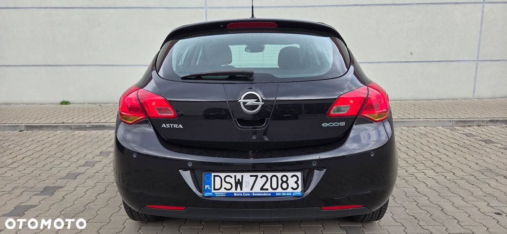 Opel Astra 1.4 ecoFLEX - 9