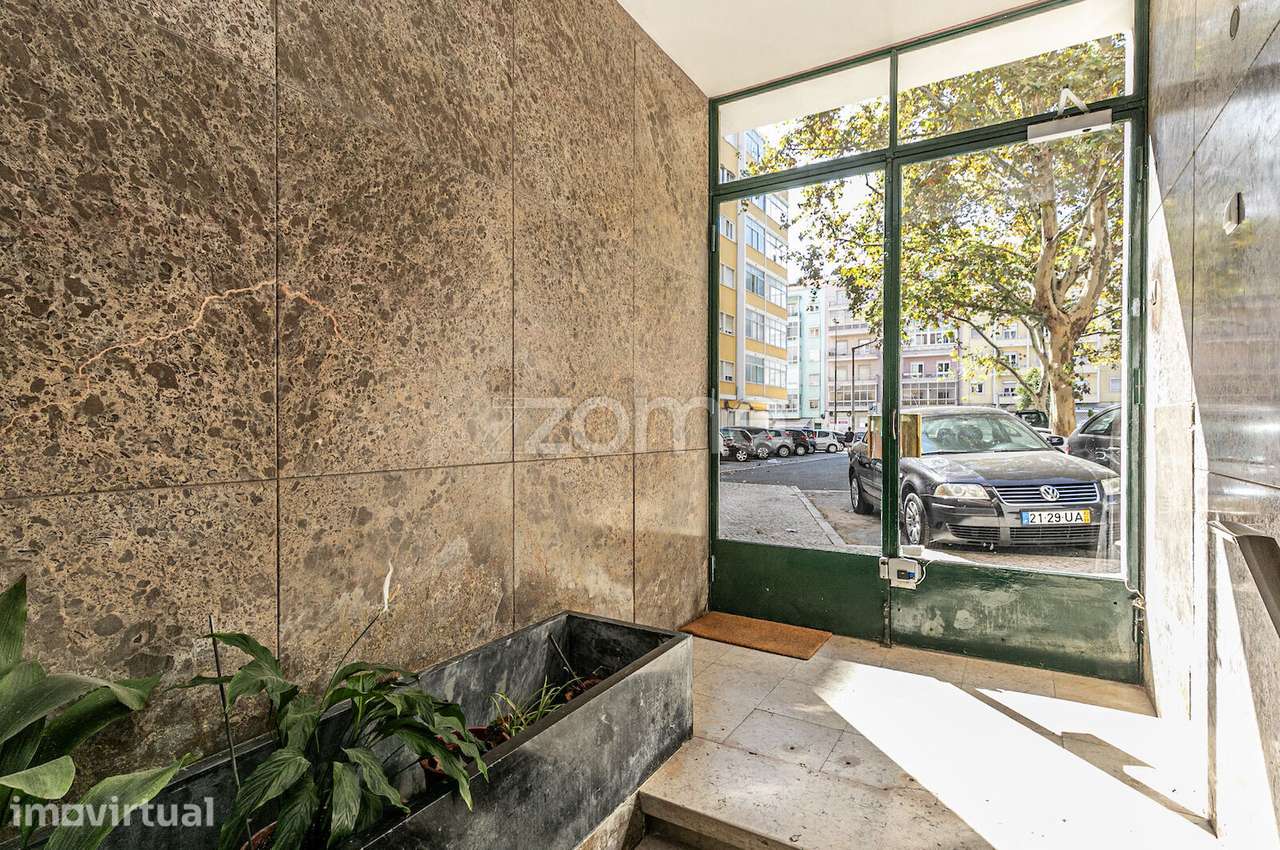 T2 remodelado com ar condicionado e cozinha equipada - Grande imagem: 3/30