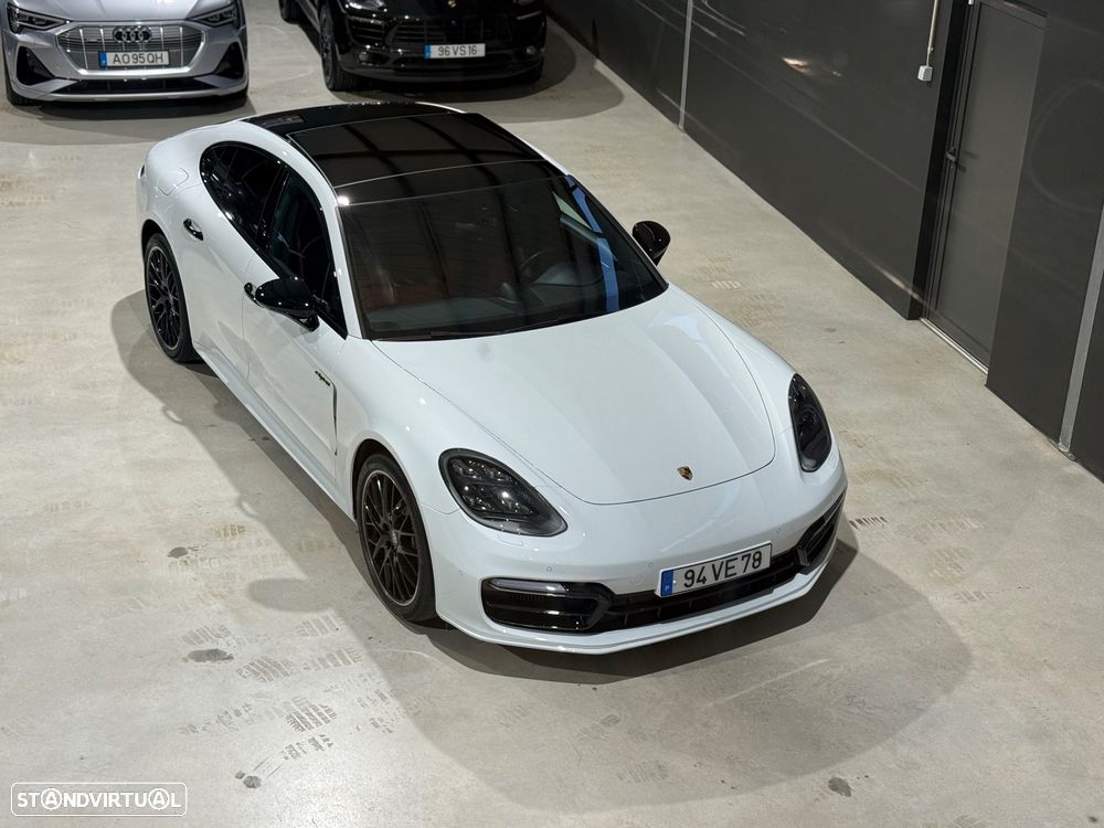 Porsche Panamera 4 E-Hybrid - 3