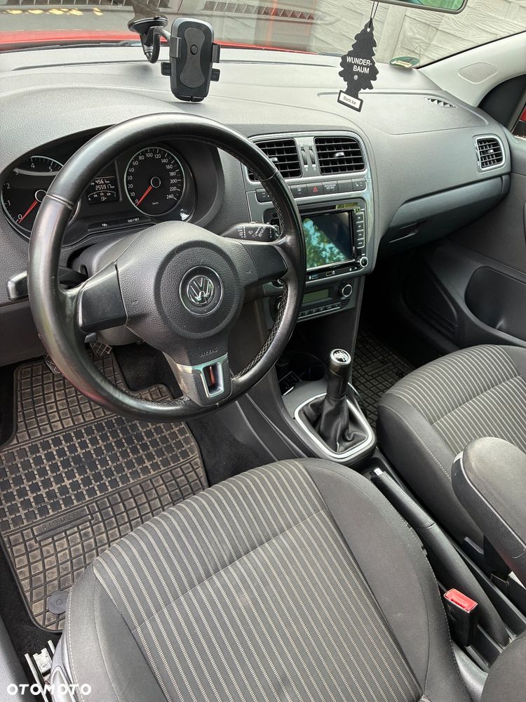 Volkswagen Polo 1.4 16V Highline - 11