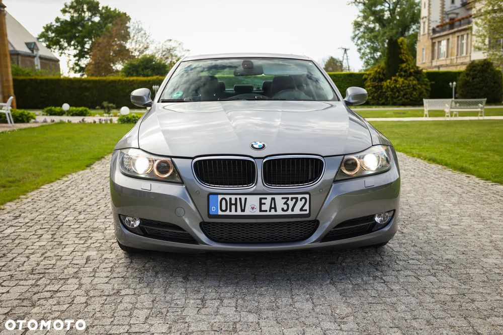 BMW Seria 3 320d xDrive DPF - 2