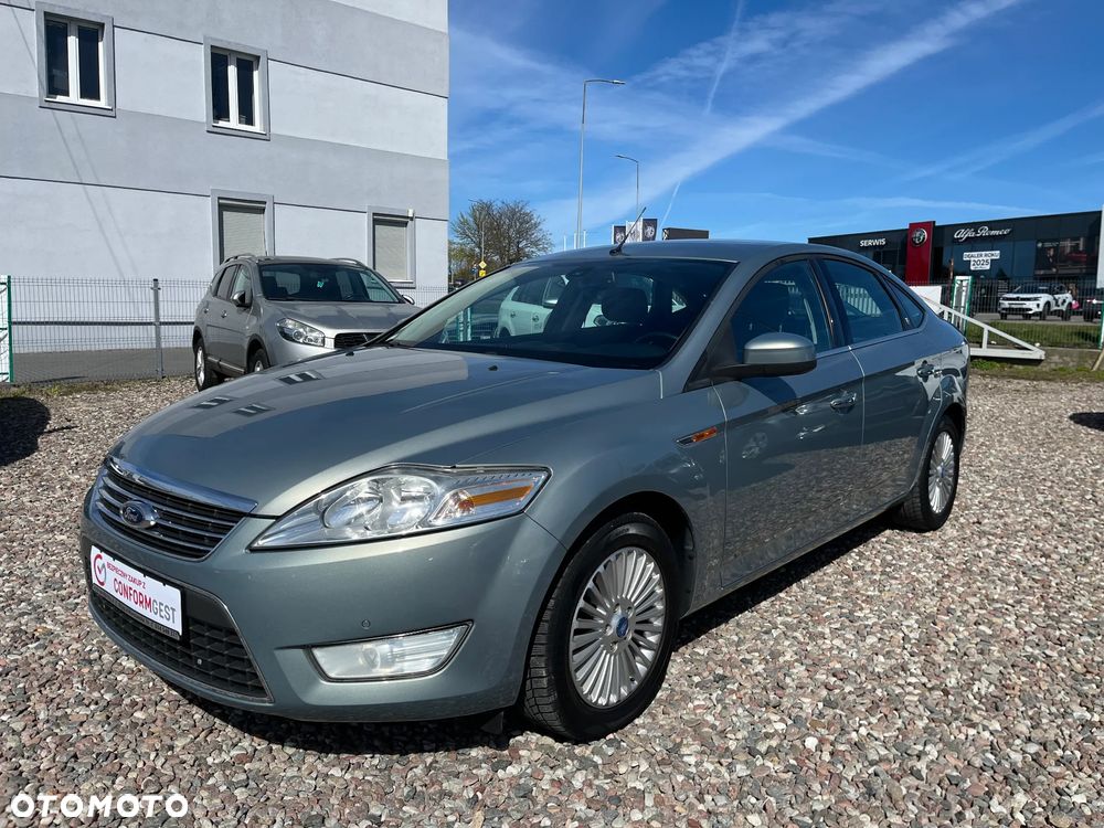 Ford Mondeo 2.0 Ghia - 11