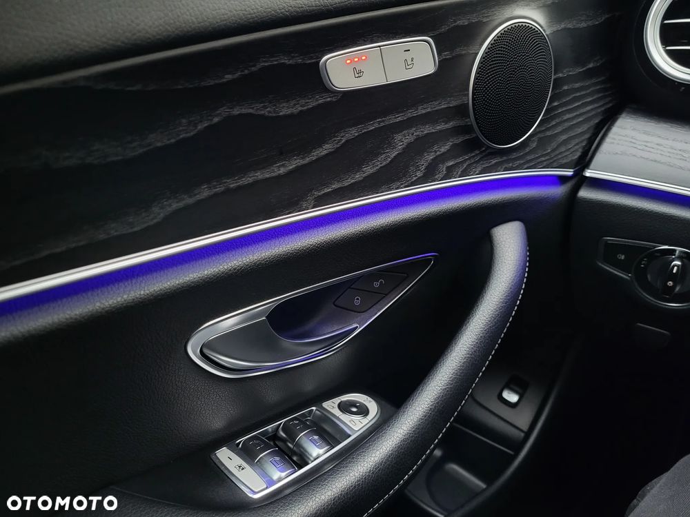 Mercedes-Benz Klasa E 220 d 4-Matic 9G-TRONIC - 8