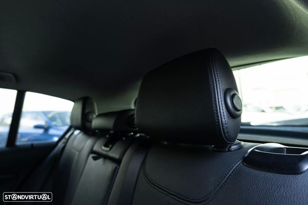 BMW 118 dA Line Sport - 11