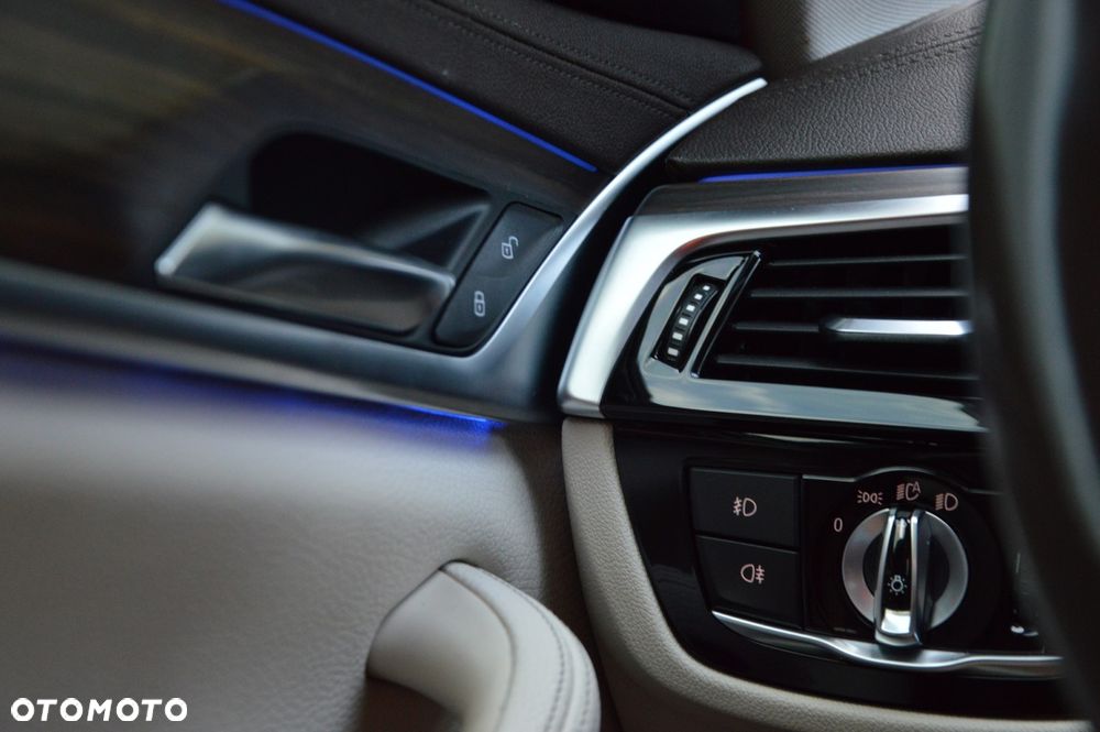 BMW Seria 5 520d xDrive Luxury Line - 33