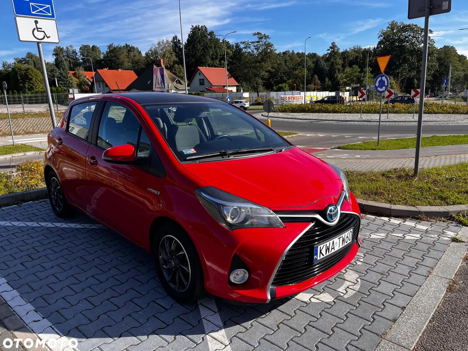 Toyota Yaris Hybrid 100 Premium - 1