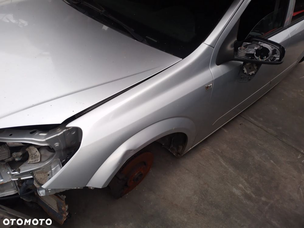OPEL ASTRA H III 1.9 CDTI 06-10 LIFT KOMBI  ZDERZAK TYŁ TYLNY  Z157 - 7